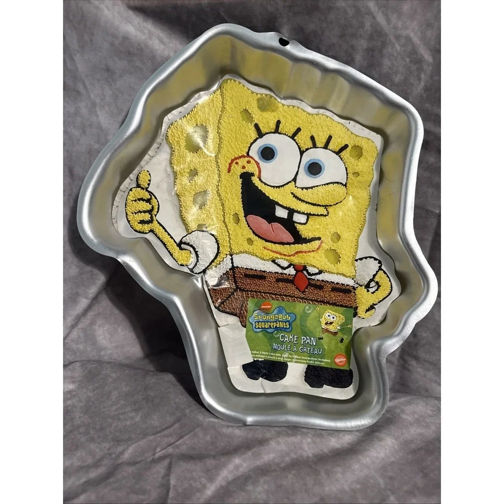 Wilton won tags mold